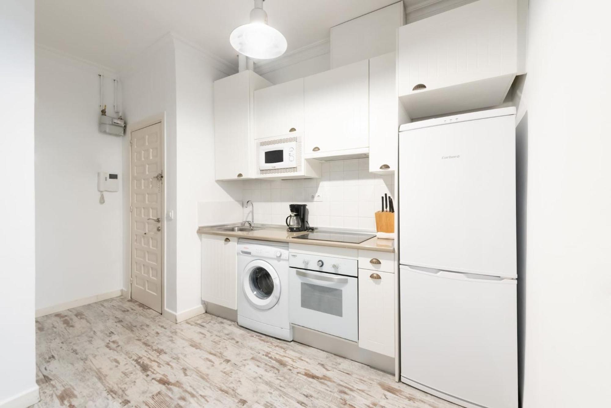 Apartamentos Day Madrid Plaza De Espana Centro Gran Via Sol Malasana Extérieur photo