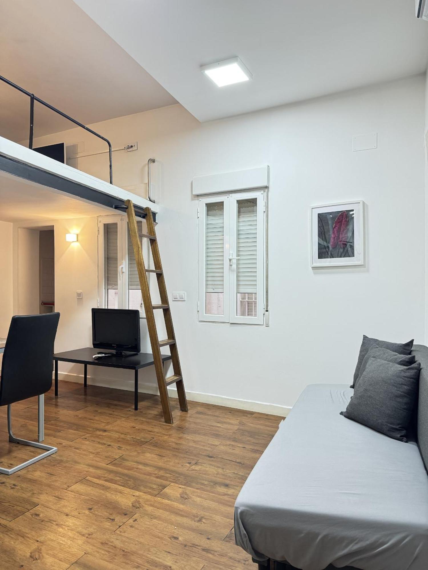 Apartamentos Day Madrid Plaza De Espana Centro Gran Via Sol Malasana Extérieur photo